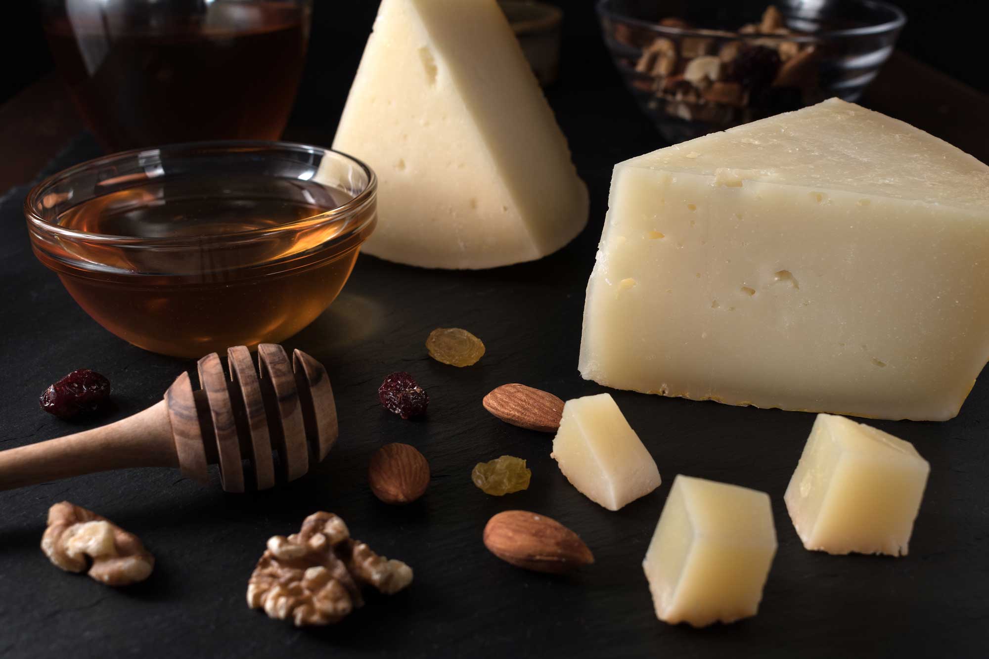 Cretan foods: honey and cheese