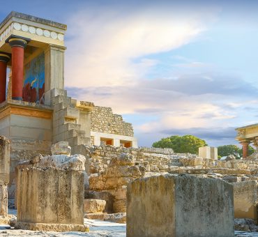 Minoan Adventures: Take a Day Trip to Knossos